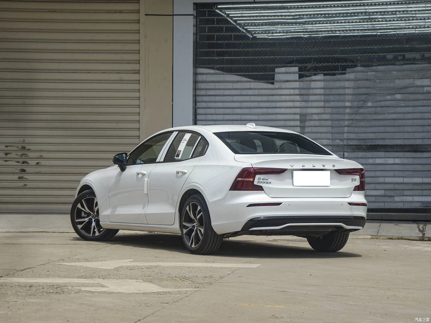 2024 Volvo S60 B4 B5 2 0 T 197 лошадиных сил Новый энергетический Средний седан б/у и новый доступный из Китая