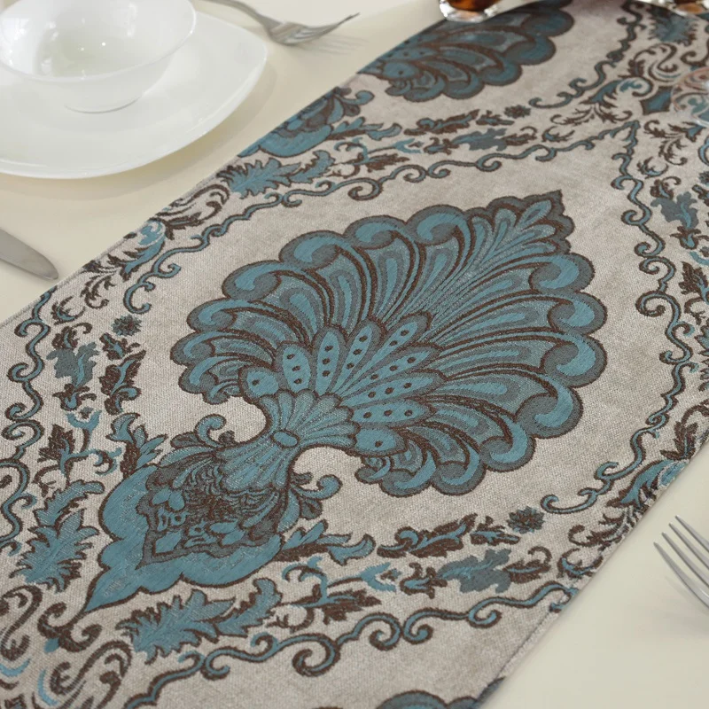 
wholesale luxury European style chenille jacquard balls decorative table runner for home hotel bed banquet wedding 