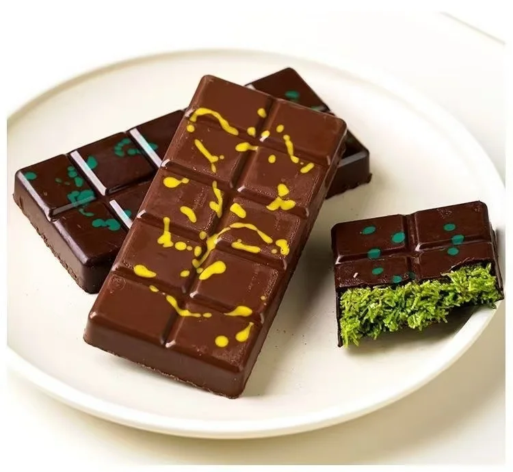 Wholesale High Quality Exotic Handmade Crisp Dubai Famous Pistachio Chocolate 100g bar Food Snacks OEM