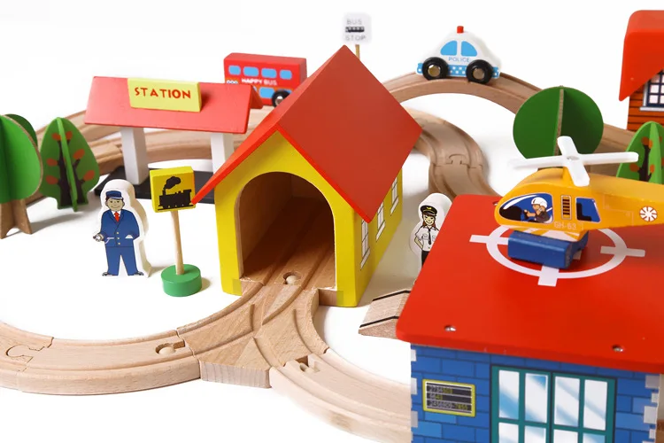 
69pcs High quality wooden magnetic railway train wooden train track educational toy for children 