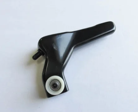 Suitable for foton G7G9 right middle door pulley Jinbei Jinlong Kowloon wide body narrow body bread slide bracket K164011000