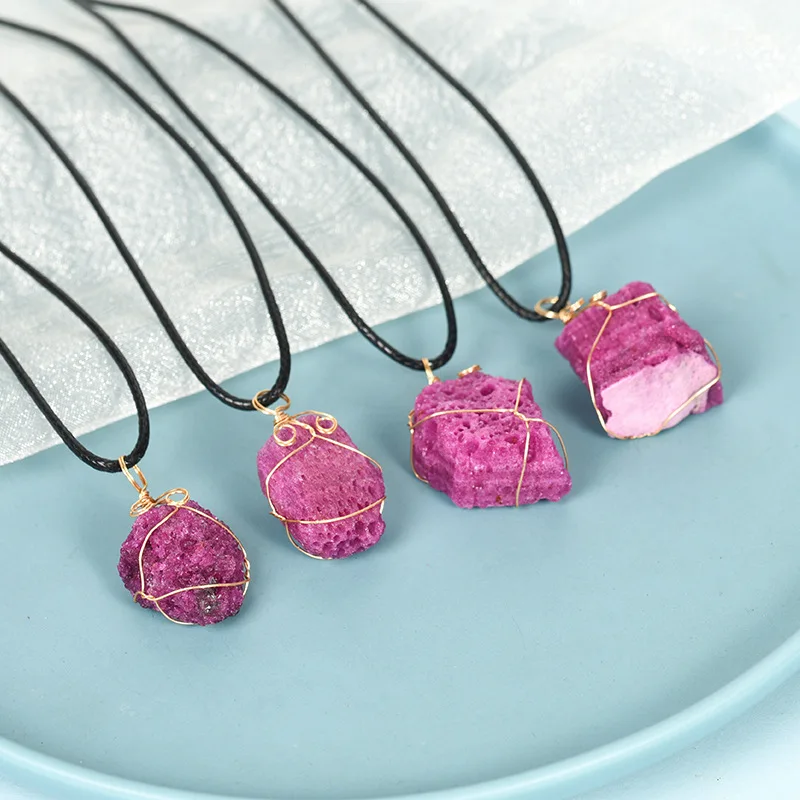 100% natural Hot Selling Wholesale Crystal raw stone purple cobalt calcite pendant necklace