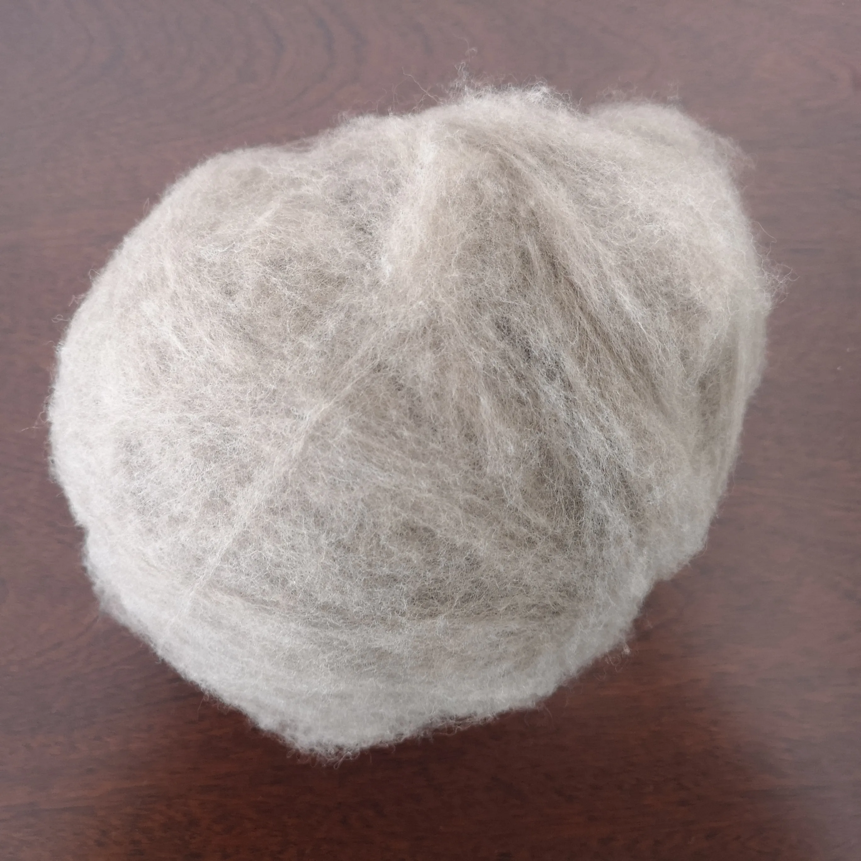 Carded and dehaired Raccoon hair Natural brown raccoon fiber Factory direct sales