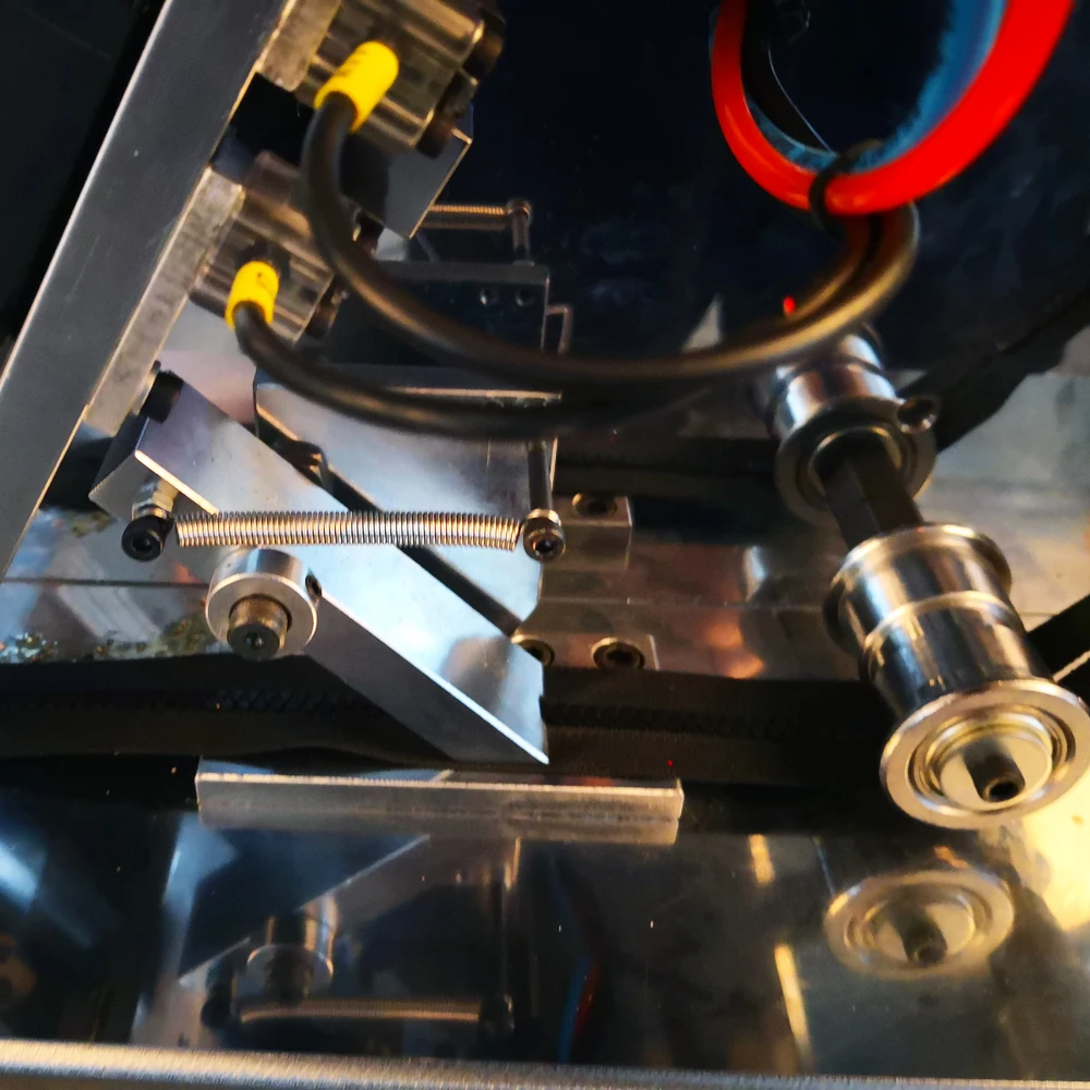wearing zipper slider machine for plastic zipper nylon zipper