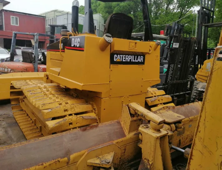 Оригинальное состояние бульдозер CAT D4C низкая