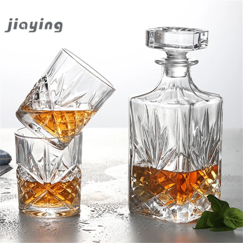 Wholesale Square Clear Whiskey Decanter Diamond Whiskey Glass Set With 4 Cups For Bar