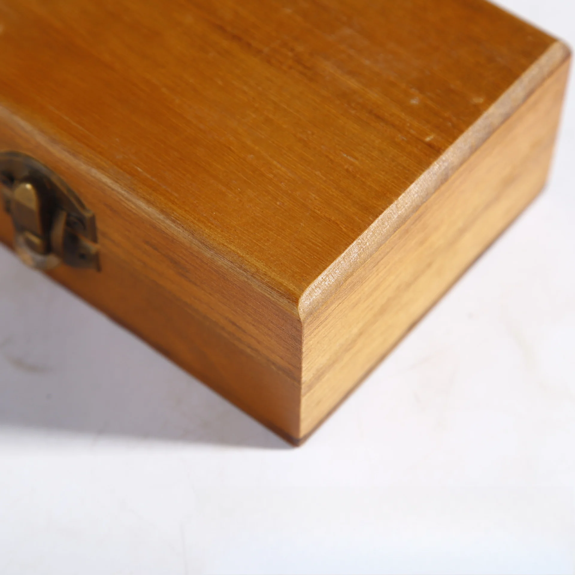 Handmade Simple Wooden Pull-Out Cover Pine Box for Tea Essential Oils or Gift Storage-Wood Crafts Wooden Boxes Wall Signs