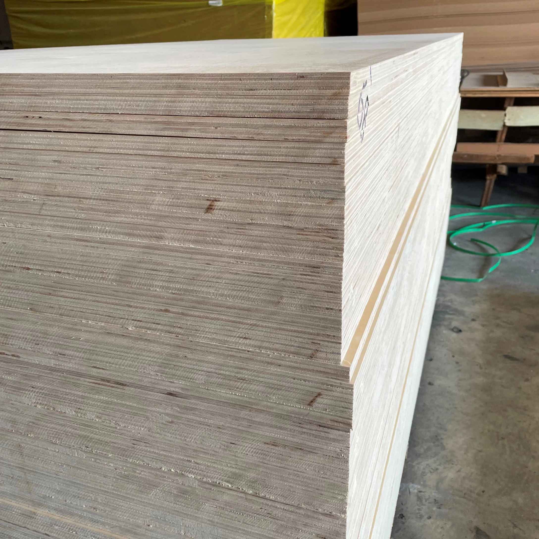 White birch plywood finish Laminated 4*8 wood board 3mm-18mm panel price birch Plywood