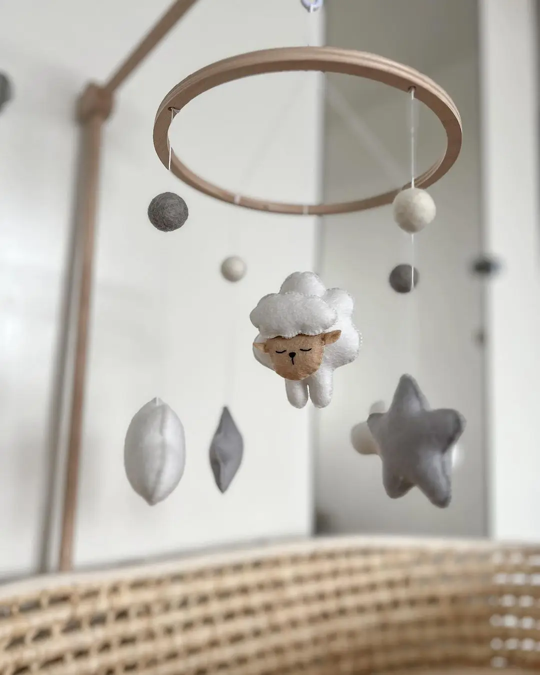 chinese online markets felt sheep baby cot mobile handmade crib bassinet decoration for kids hanging baby mobiles with stuffed