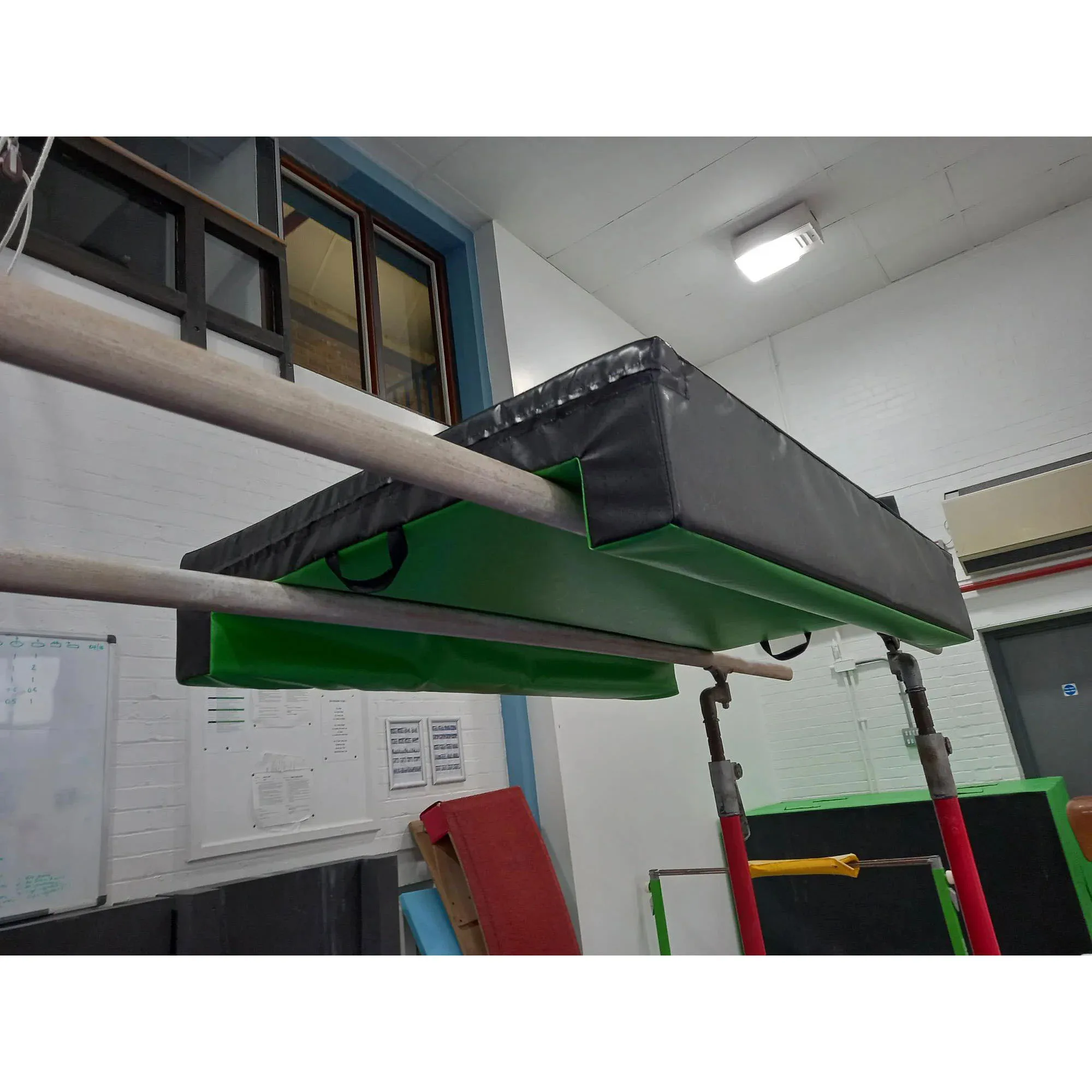 ZONWINXIN factory supply customized gymnastics equipment Training Gymnastics Coaching Equipment  Parallel Bars Protection Mat