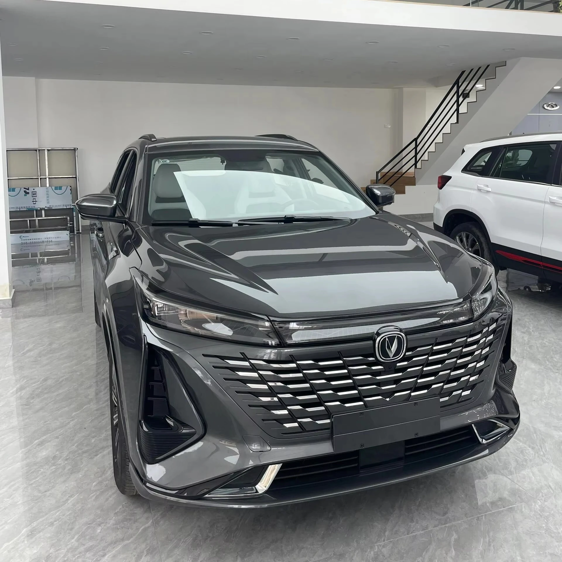 Лидер продаж недорогой автомобиль Changan Cs75 Plus 2021 2024 2023 внедорожник бензиновый cs75 Auto 1 5 t автомобили 5-дверный 5-местный