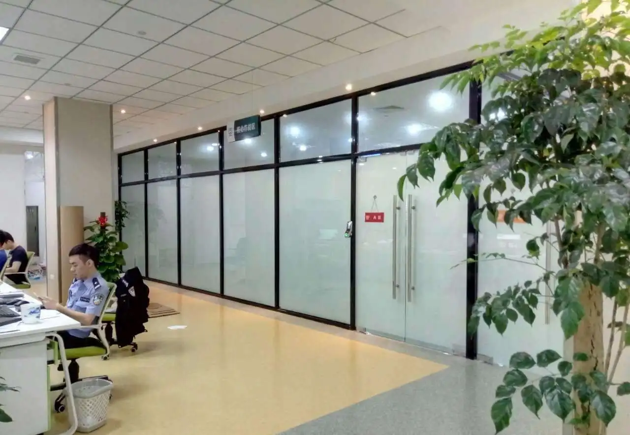 Customized Aluminium Tempered Soundproof Office Partition Glass Wall