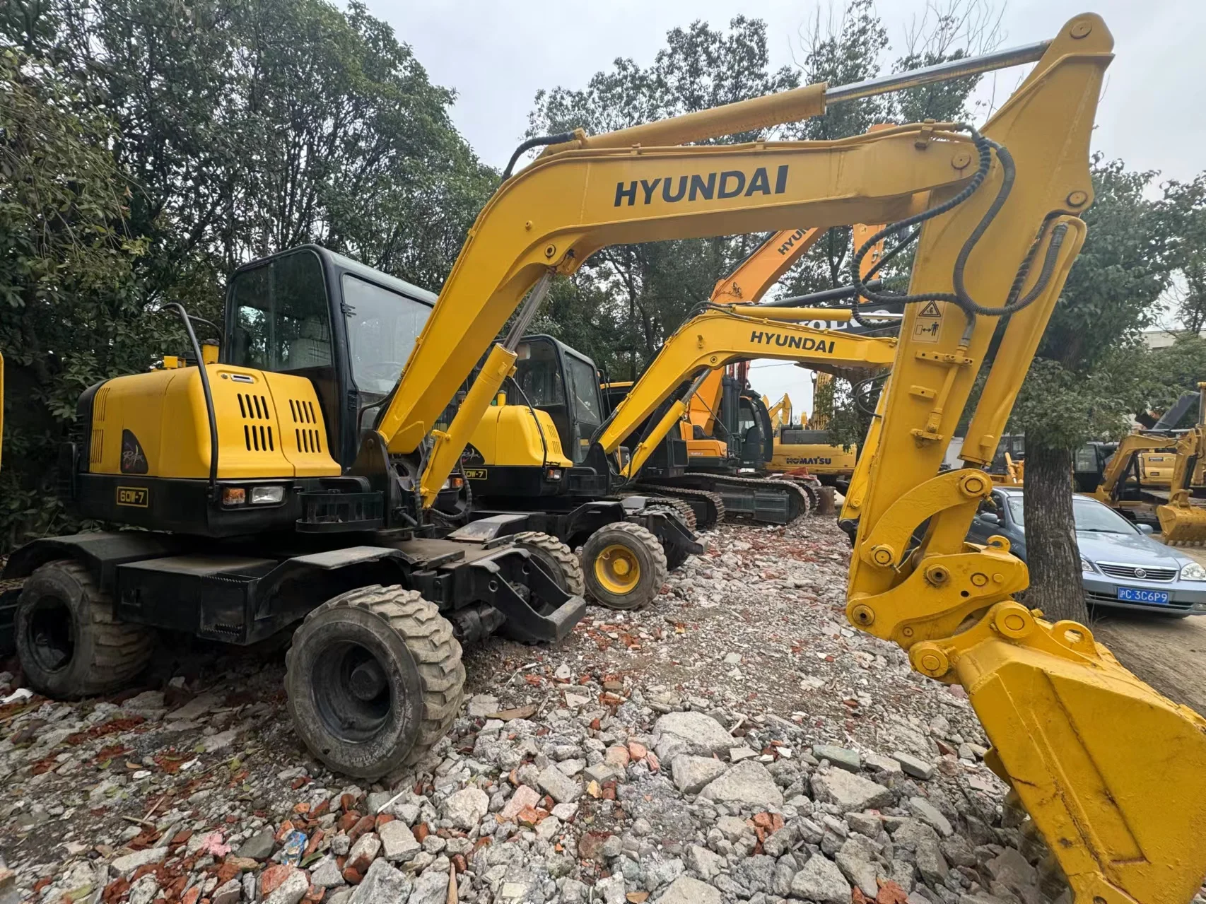 Хит продаж мини-экскаватор используется HYUNDAI R60W-7 колесный экскаватор 6 Тонн Небольшие экскаваторы в хорошем состоянии