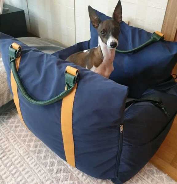 
Luxury Dog Car seat Multi functional Pet Bed Portable Travel Dog bed With Handle Dog Car Mat 