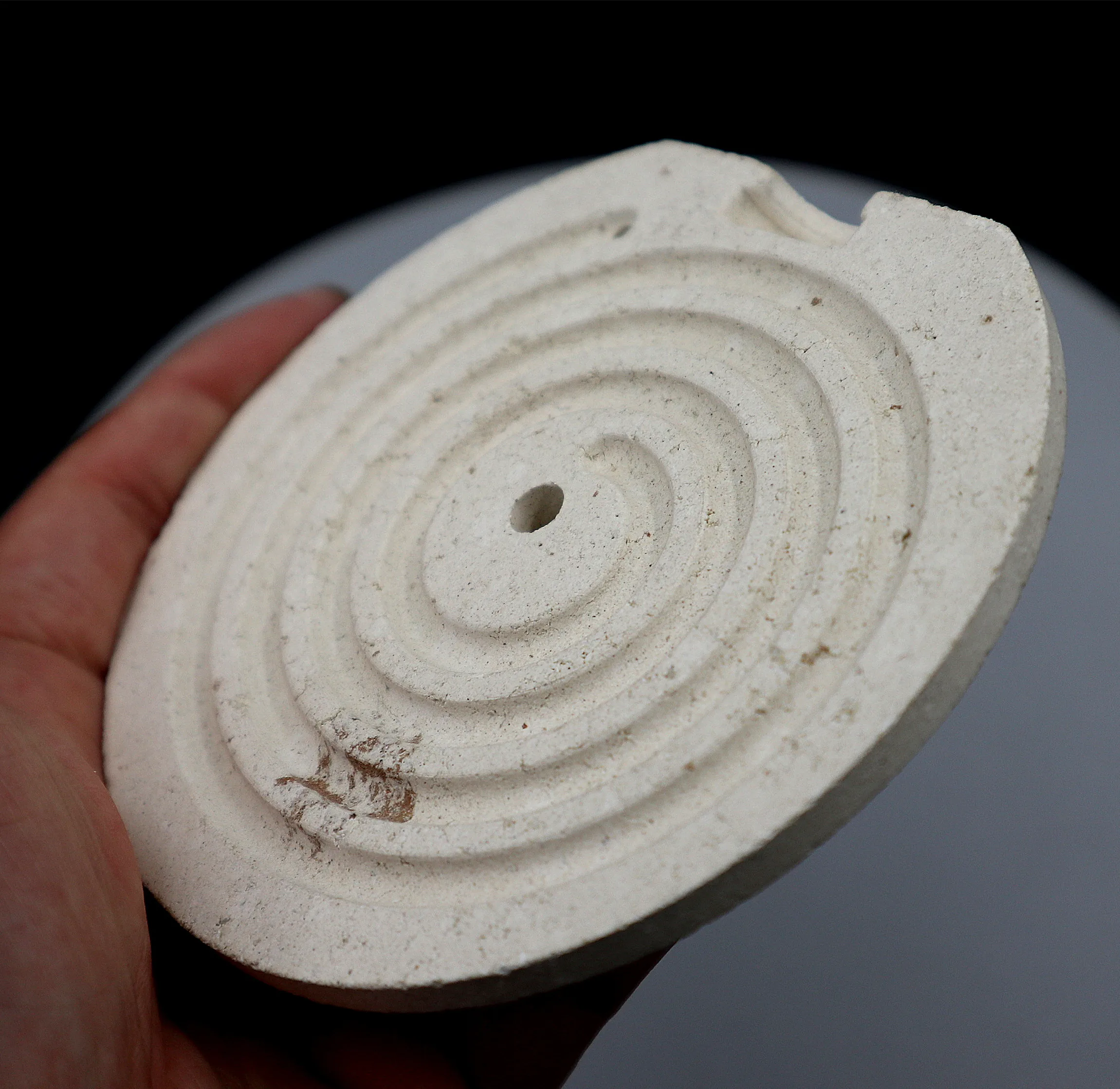 High-temperature resistant cordierite ceramic parts  Round Plates Electrical Ceramic