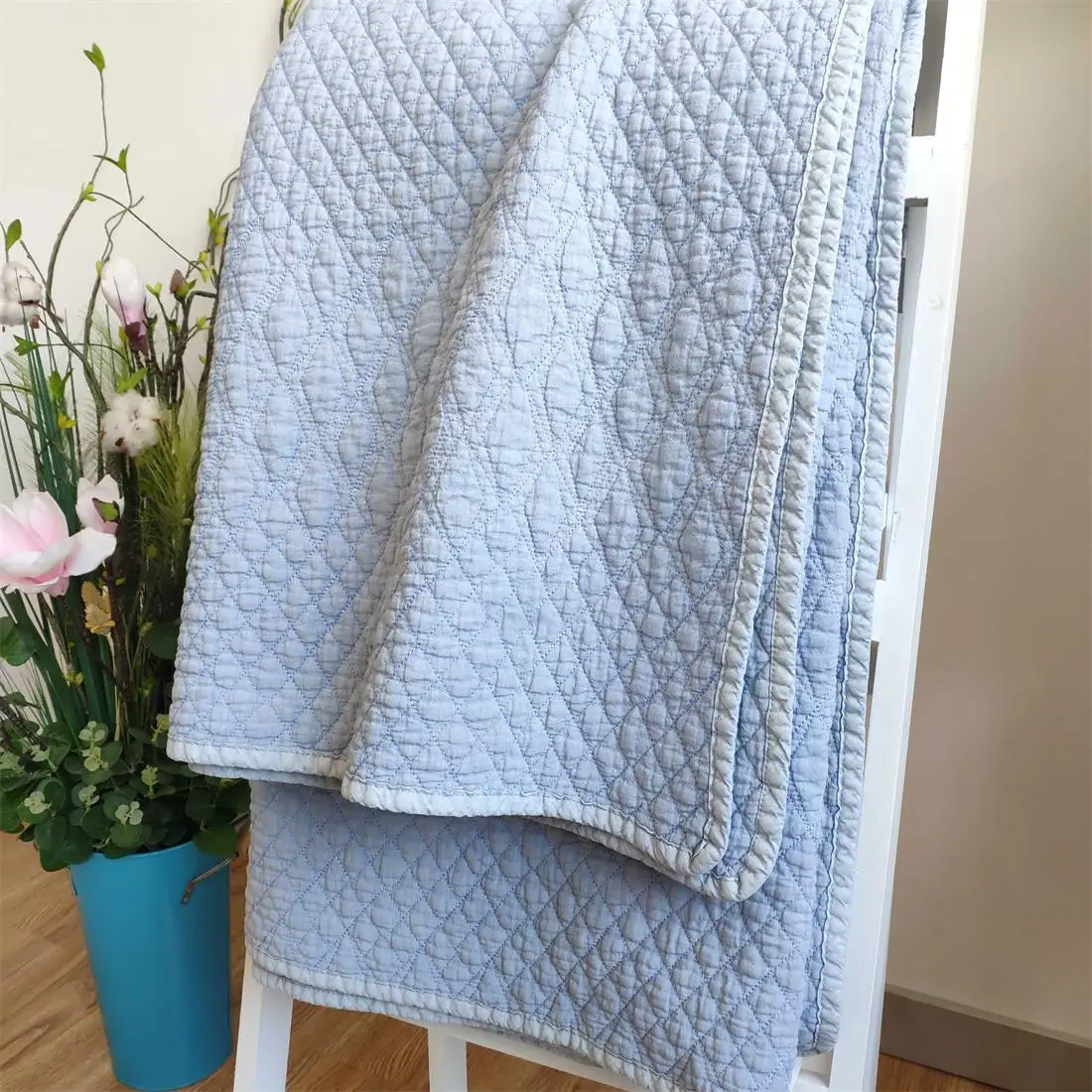 Modern fancy good quality cotton quilted bedspread
