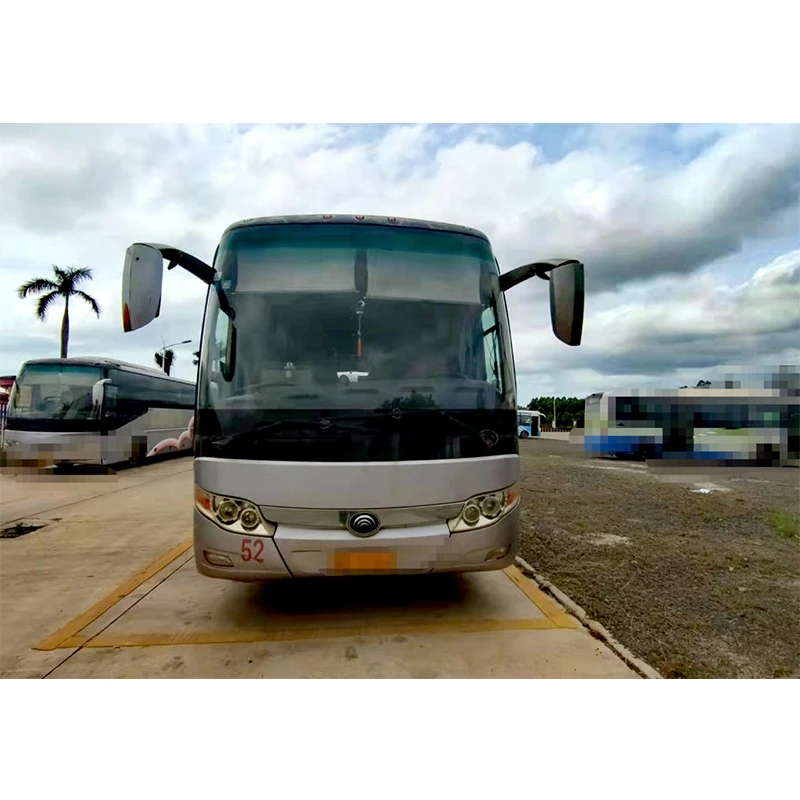 Indon 2012 Yutong ZK6117H, National III diesel, 51 seats, non-operational, driving: 330,000 kilometers.