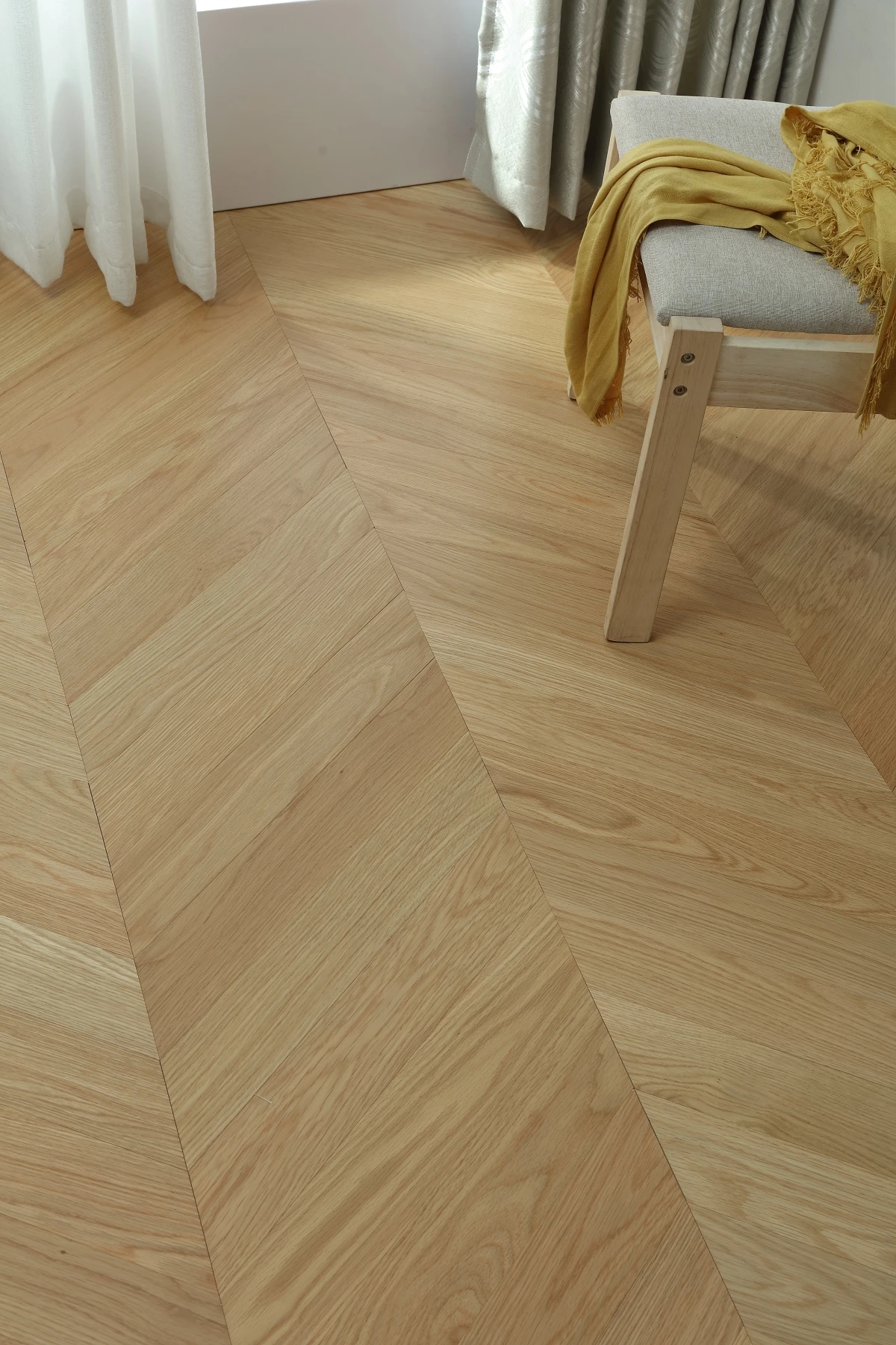 Natural oak wooden engineered flooring chevron floors for hotel villa multi layer fishbone timber floorings