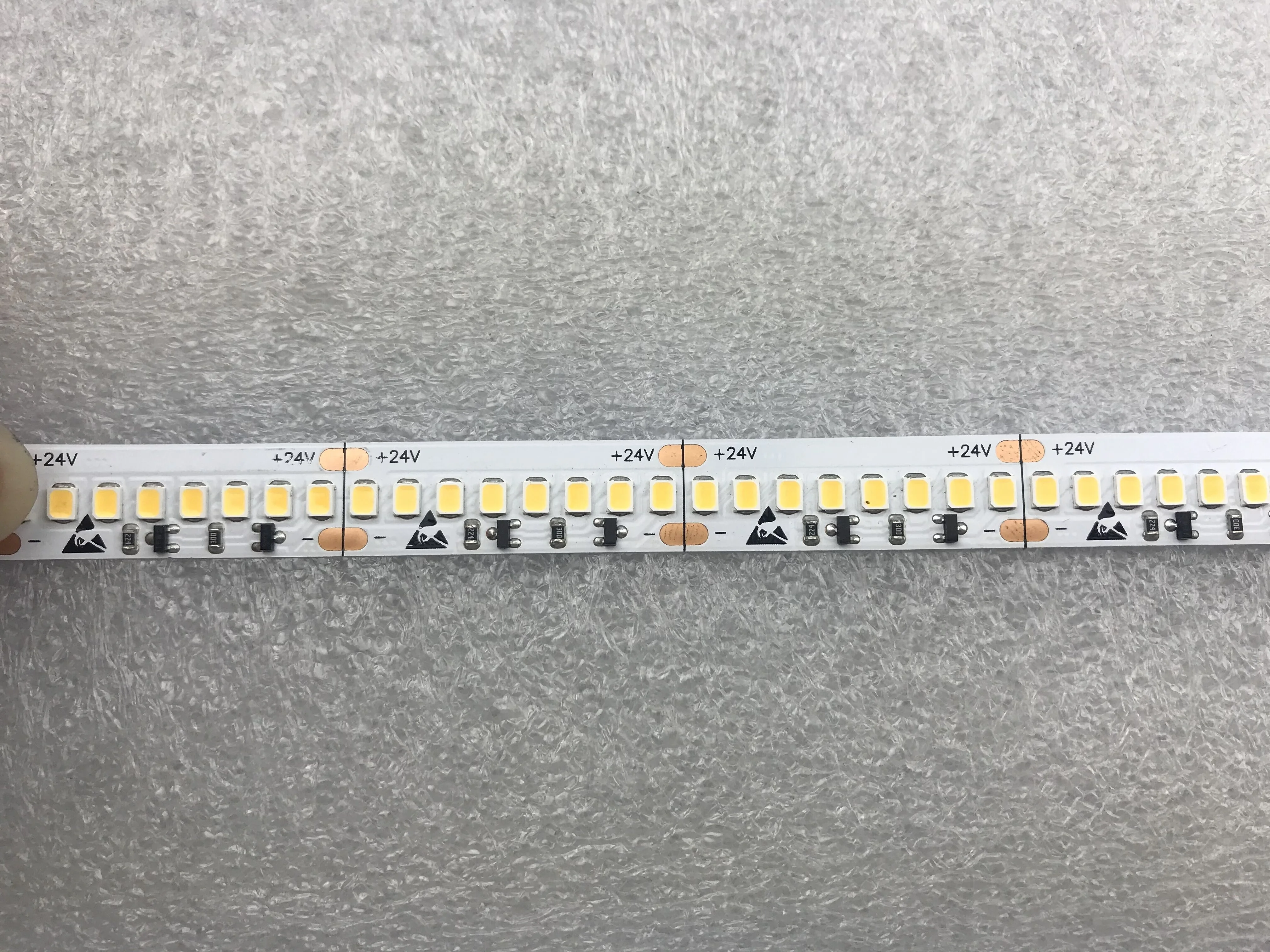 High Efficiency SMD2835 DC24V CC 180Lm/W 4000Lm/m LED Strip Projects Commercial lighting  Constant Current DC24V 22W 11.5W