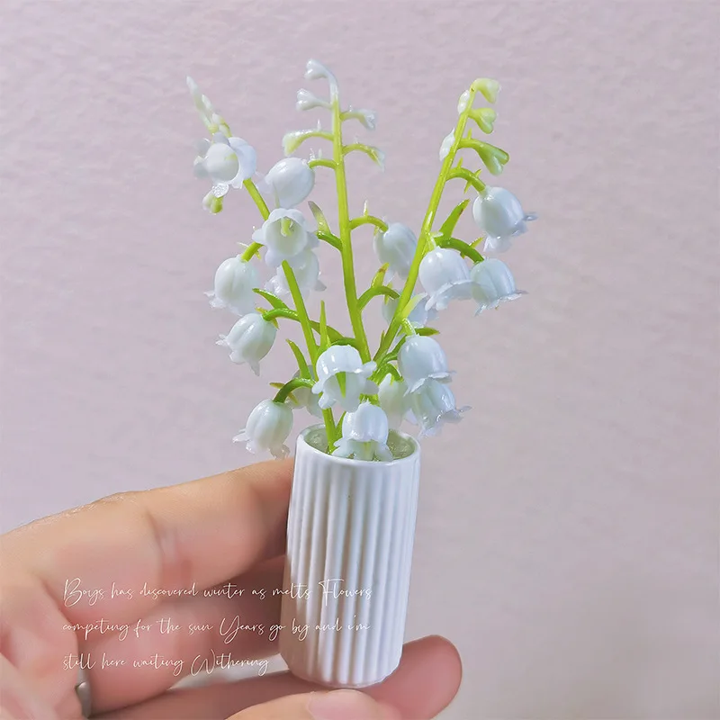 Xiaomiwu Doll House Accessories 1:12 Model Miniature Small Plant Car Mini Lily of the Bell Pot Decoration K154