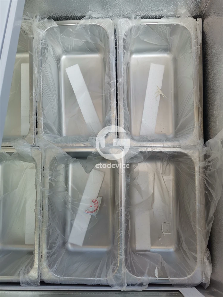 With awning and refrigerator Street commercial ice cream cart