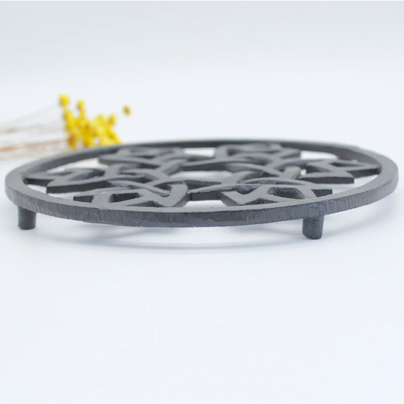 Antique cast iron metal art and craft six leaf lantern ring trivet for kitchen decoration