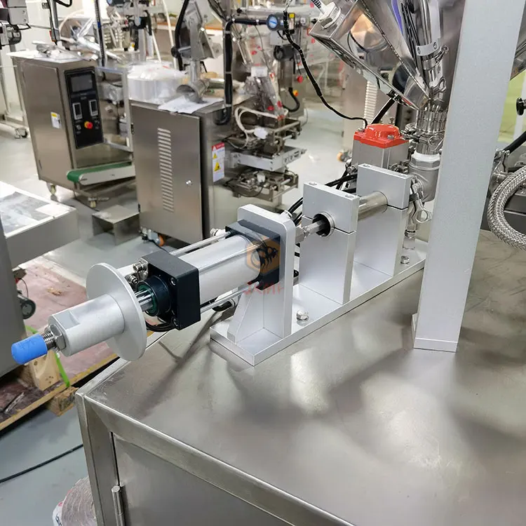 Factory direct sales small vertical liquid packaging machine honey packaging machine reasonable structure