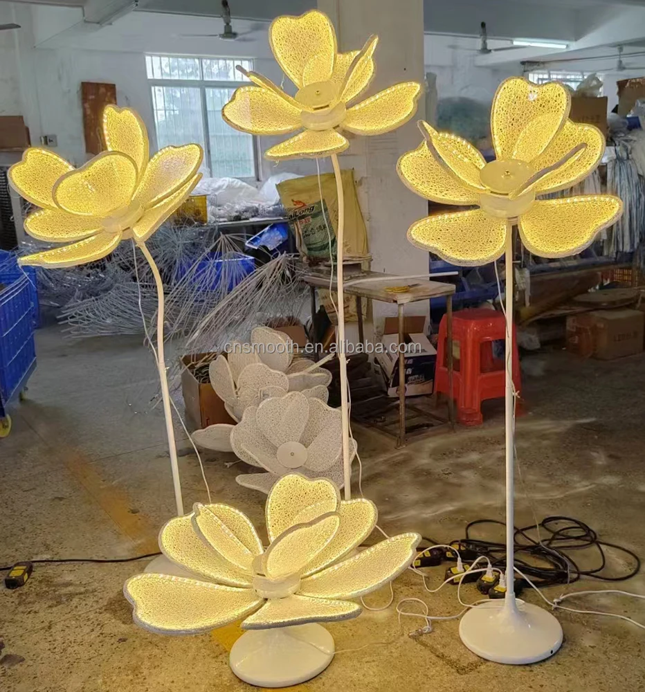 Modern Large Gold Tall Metal Peony Flower LED Stand Road Lead Light Decoration Wedding Prop Gauze Iron for Event Decor