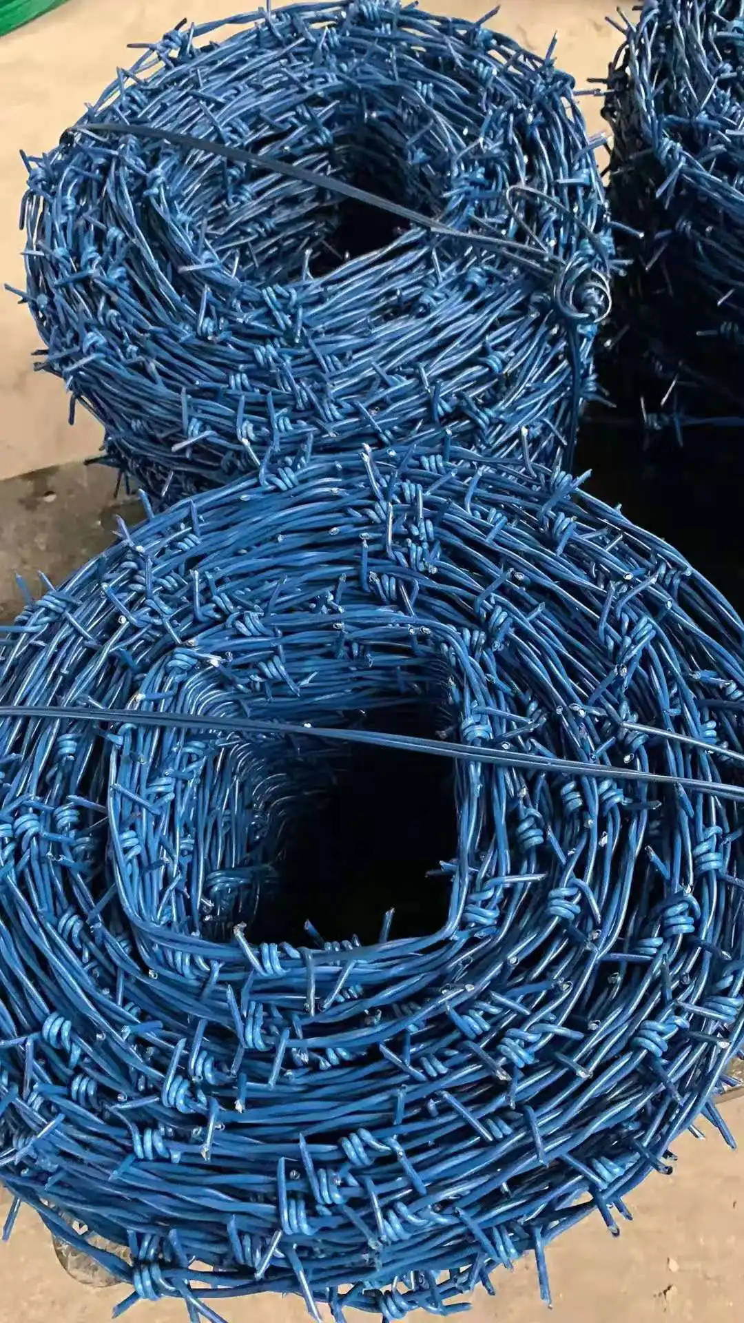 
Super Quality Easy Installation Galvanized fenced barbed wire razor wire 
