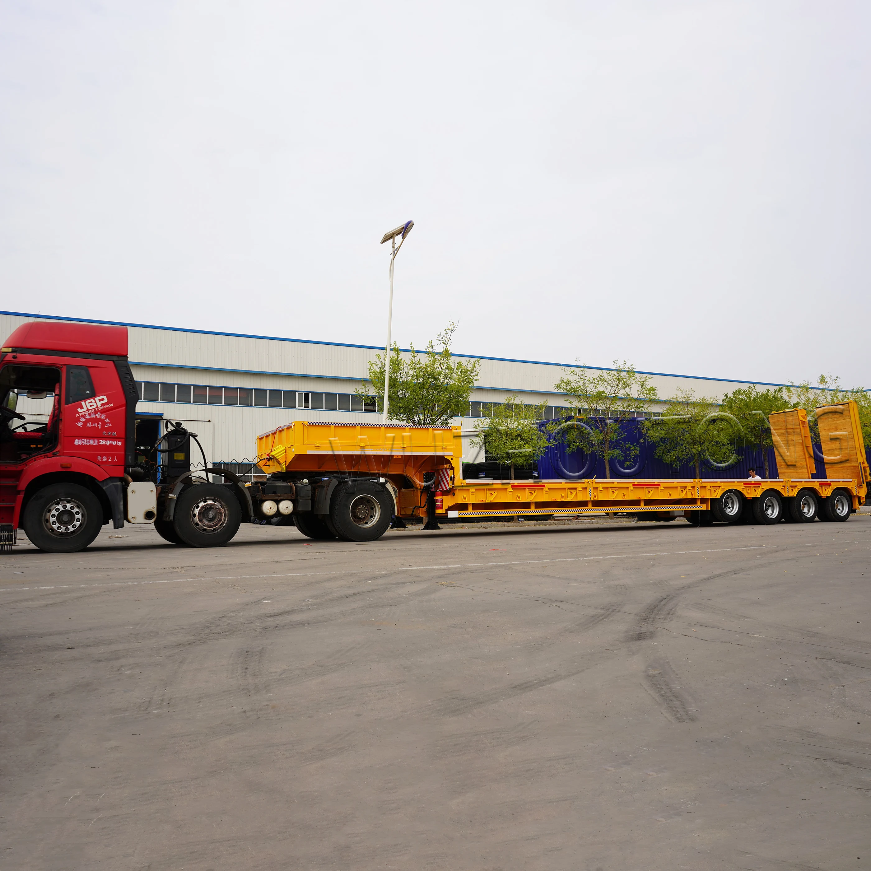 China 40ft 3 4 Axle Gooseneck Truck Car Carrier Transport lowbed Trailer Low Bed Semi Trailer for Sale