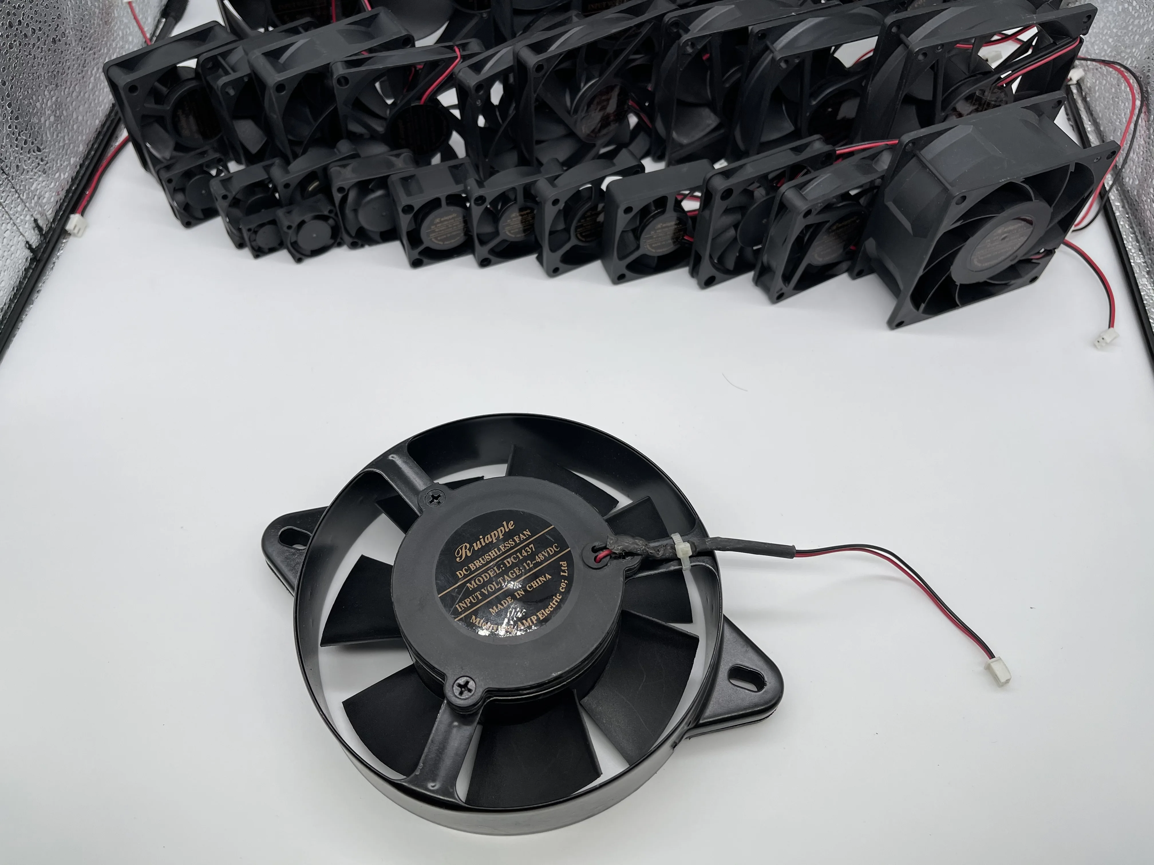 12v 142mm*37mm round dc axial fan two ball bearing 1437 fan