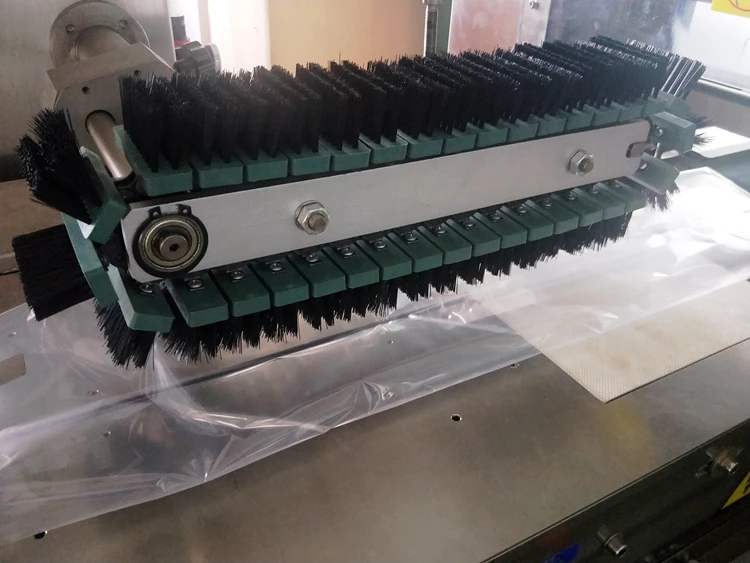 Chinese Manufacturer Full Automatic High-Speed Servo Bag Pillow Packaging Machine