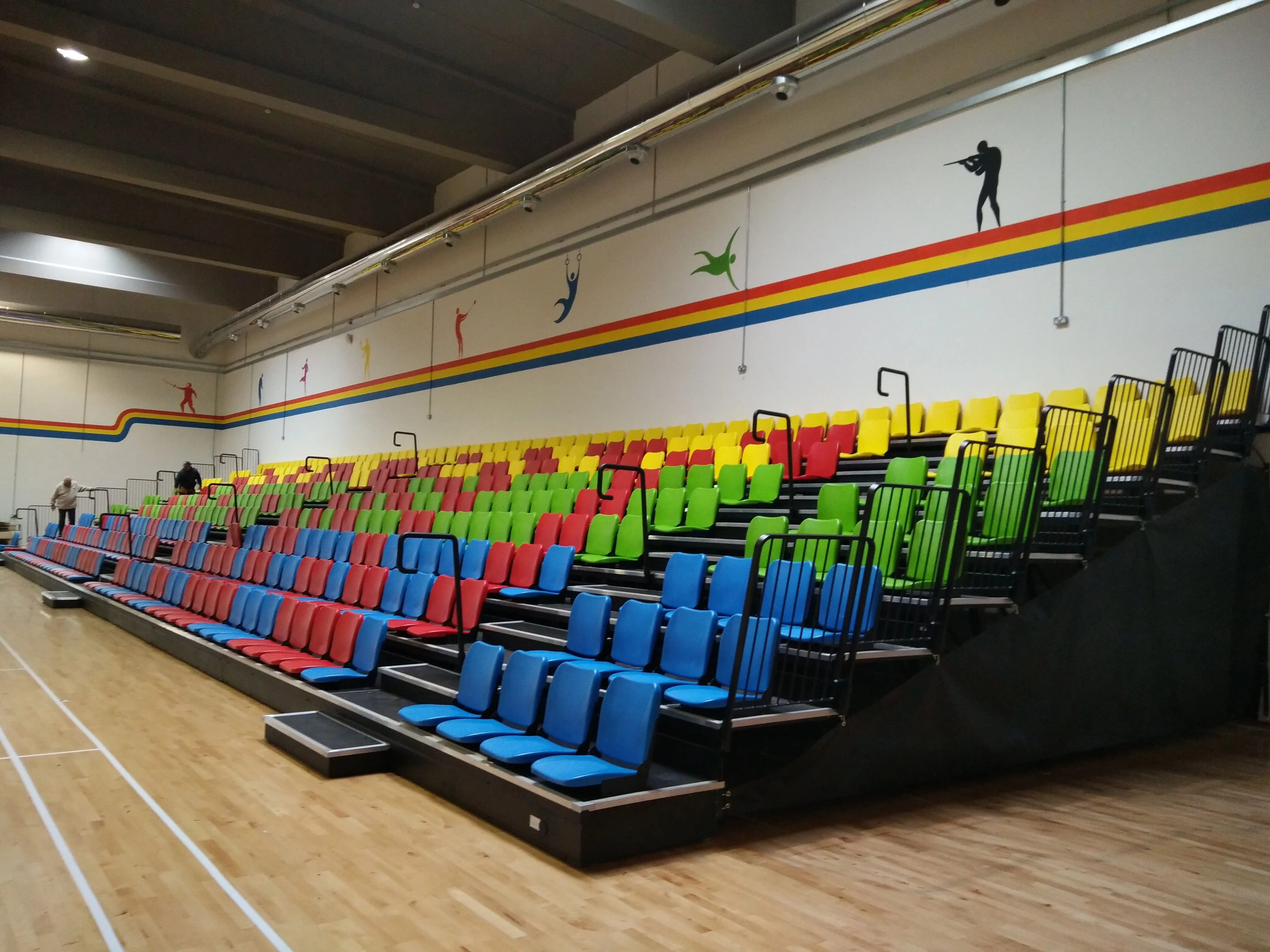  Retractable Seating System With Polymer Seats HDPE Seat Backrest For Stadiums Stage School Sports Center Basketball