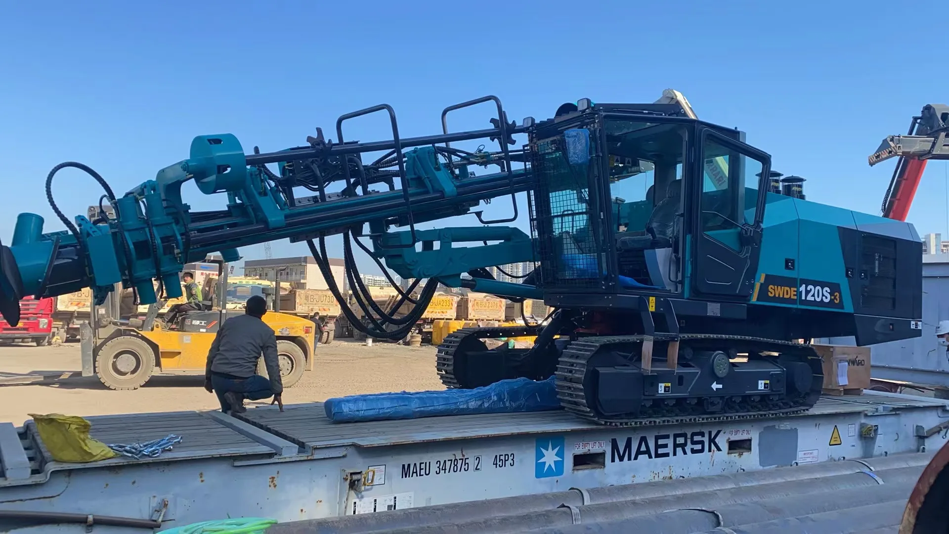 SUNWARD High Drilling Efficiency DTH Drilling Rig SWDE120S-3 90-138mm Drilling Diameter Down the Hole Drilling Rig