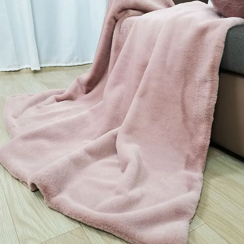 OEM 100% polyester super soft silky sofa bed blanket extra soft fluffy thick mink fur bedding plush blankets for winter