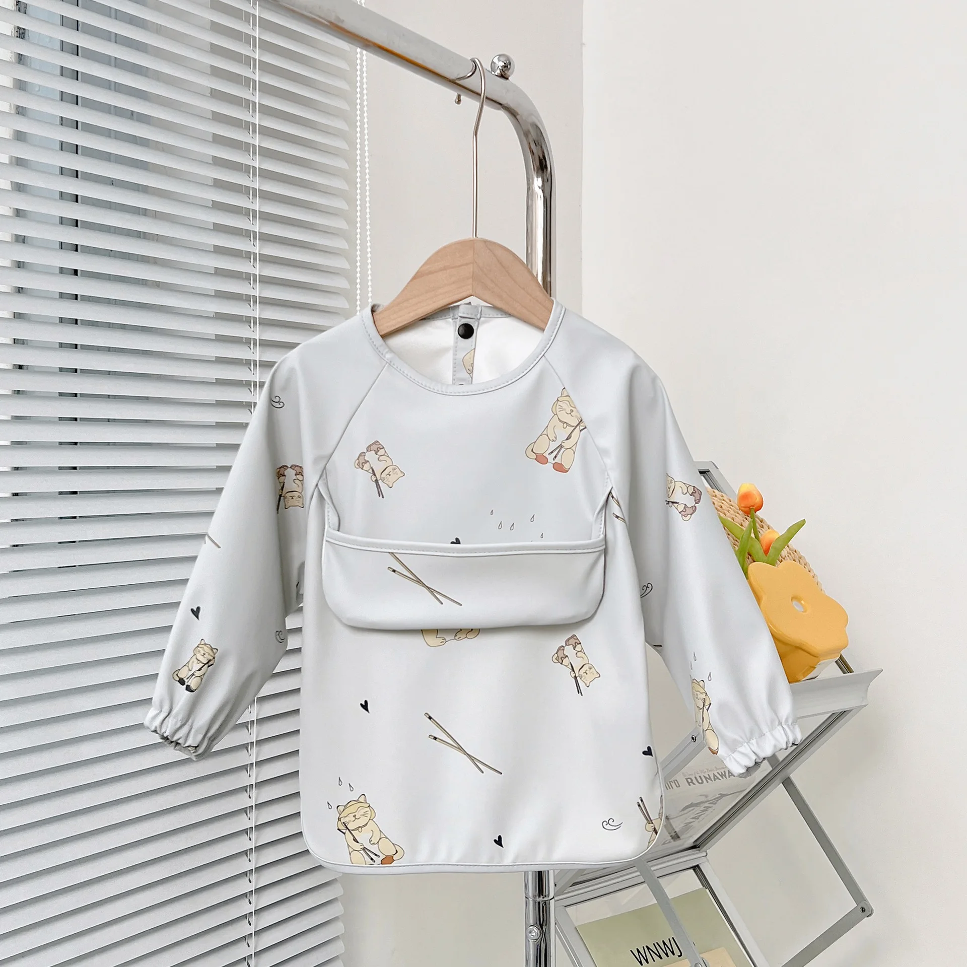NO MOQ Custom low Price baby bib waterproof feeding long sleeves apron Anti-smudge for children soft baby bibs apron