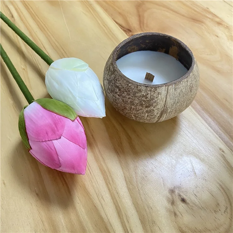 High quality candle in coconut bowl handcrafted luxury gifts wax coco shell for candles OEM accepted