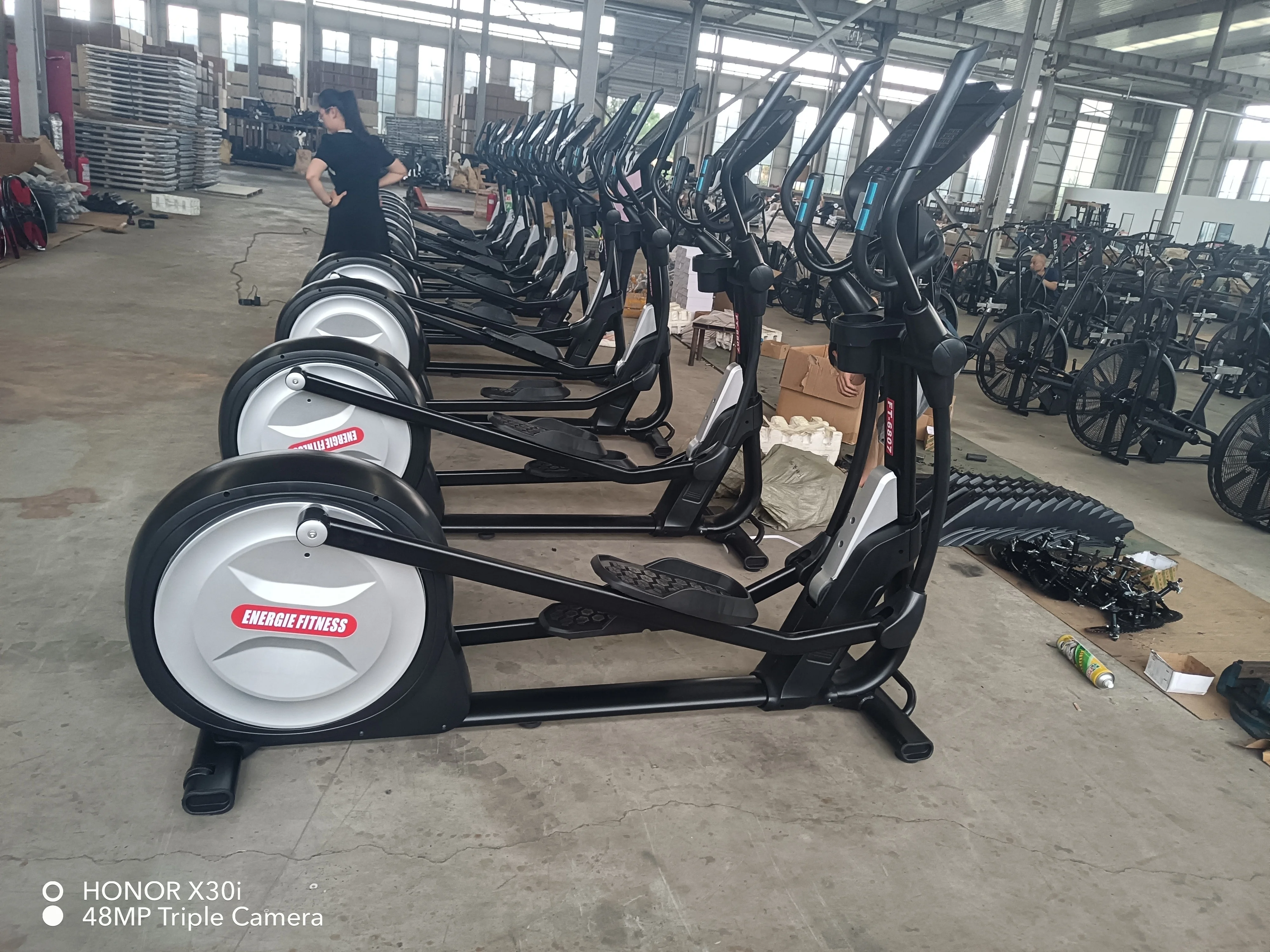 Cross Trainer Bicycle Bike Gym Equipment Cross Trainer Machine Commercial Gym Elliptical Trainer