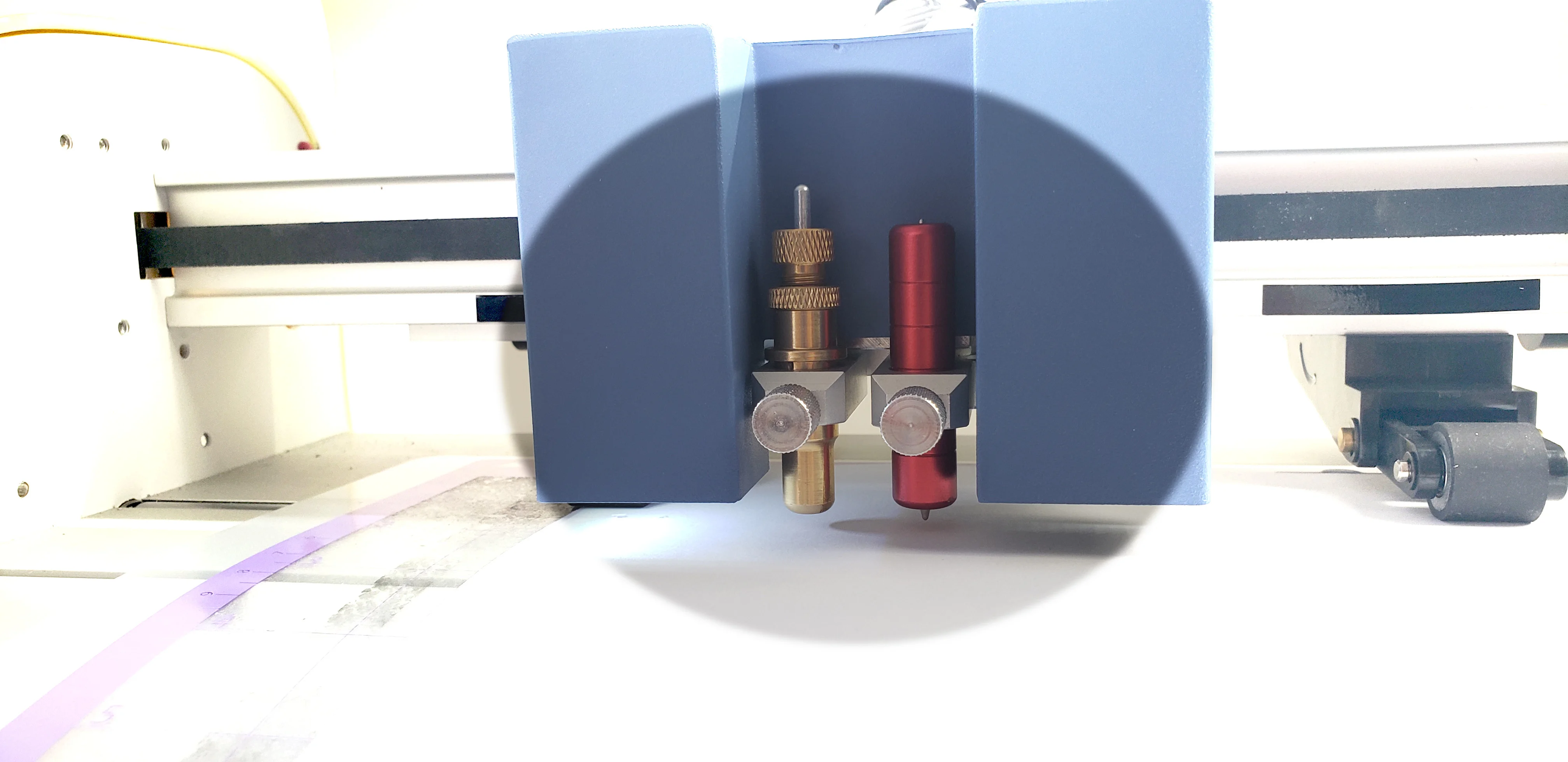 Bascocut Factory Mini Vinyl Sticker Cutting Plotter with Auto Contour Camera Sensors Equipped with Signmaster Software