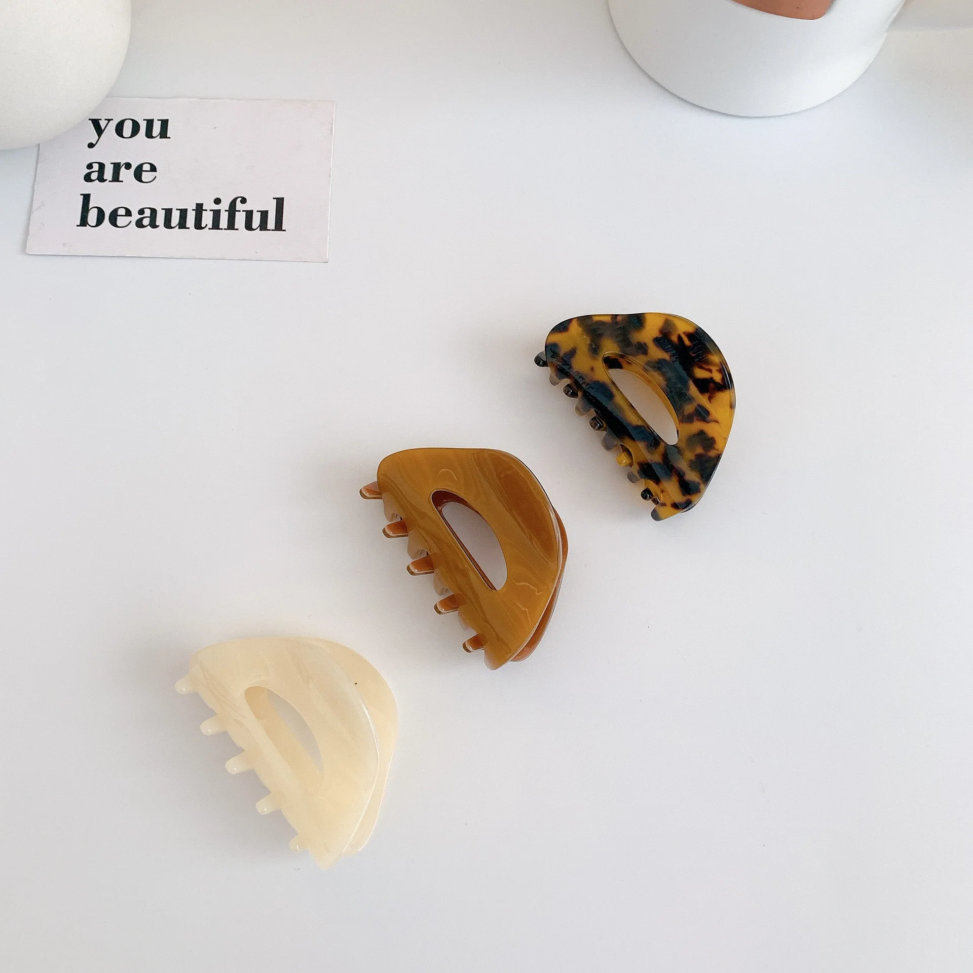 Hot Sale Geometry Design Acetic Acid Elegant Hair Claw Retro Amber Tortoise Shell Temperament Small Acrylic Hair Claw Clip