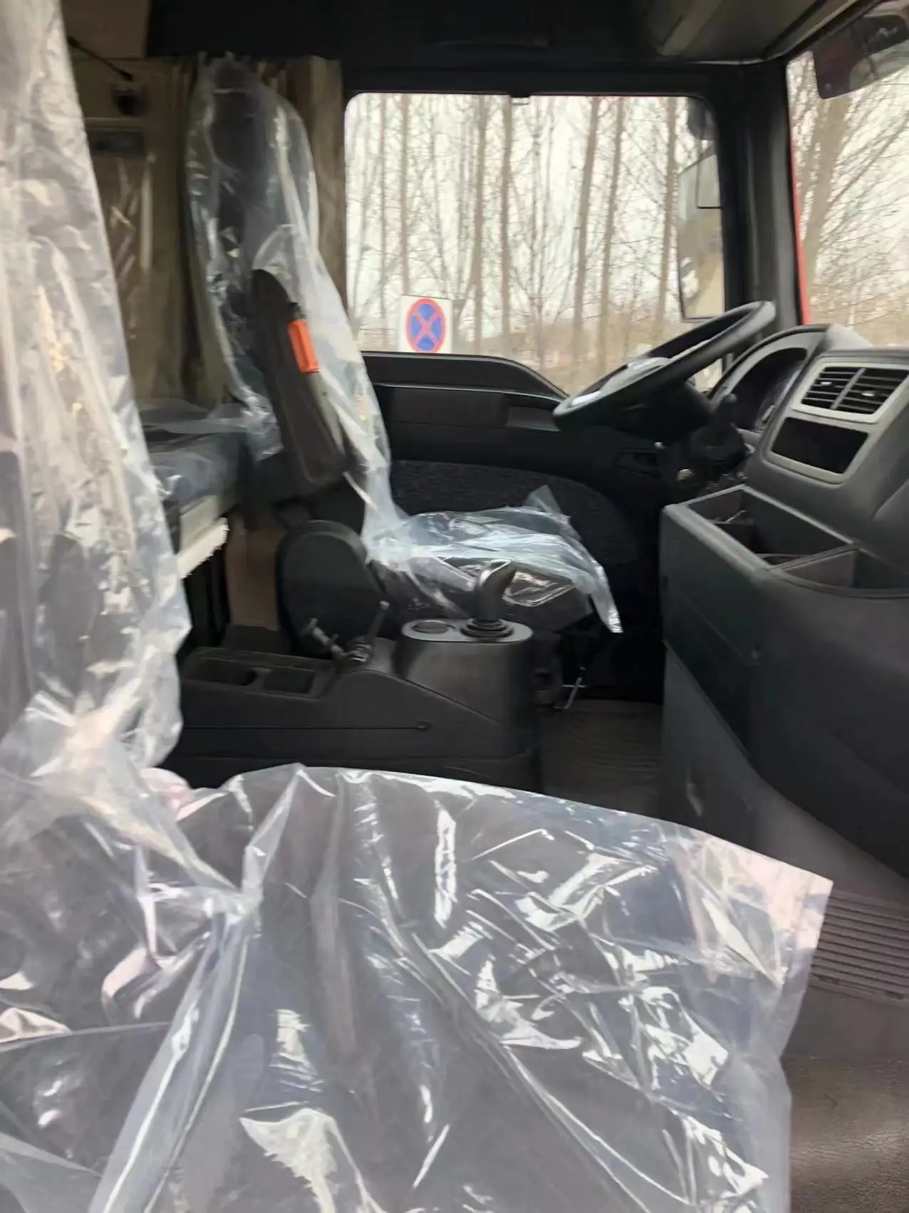 Hot Sale Sinotruck  Sitrak C7H 4*2 Diesel Tractor Truck For Russia Sale