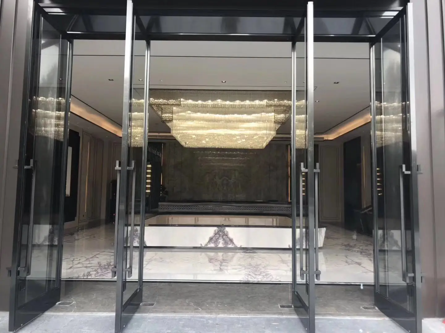 Aluminum Frame Central Control Glass Revolving Door Glass Patio Door Radiation Proof Glass