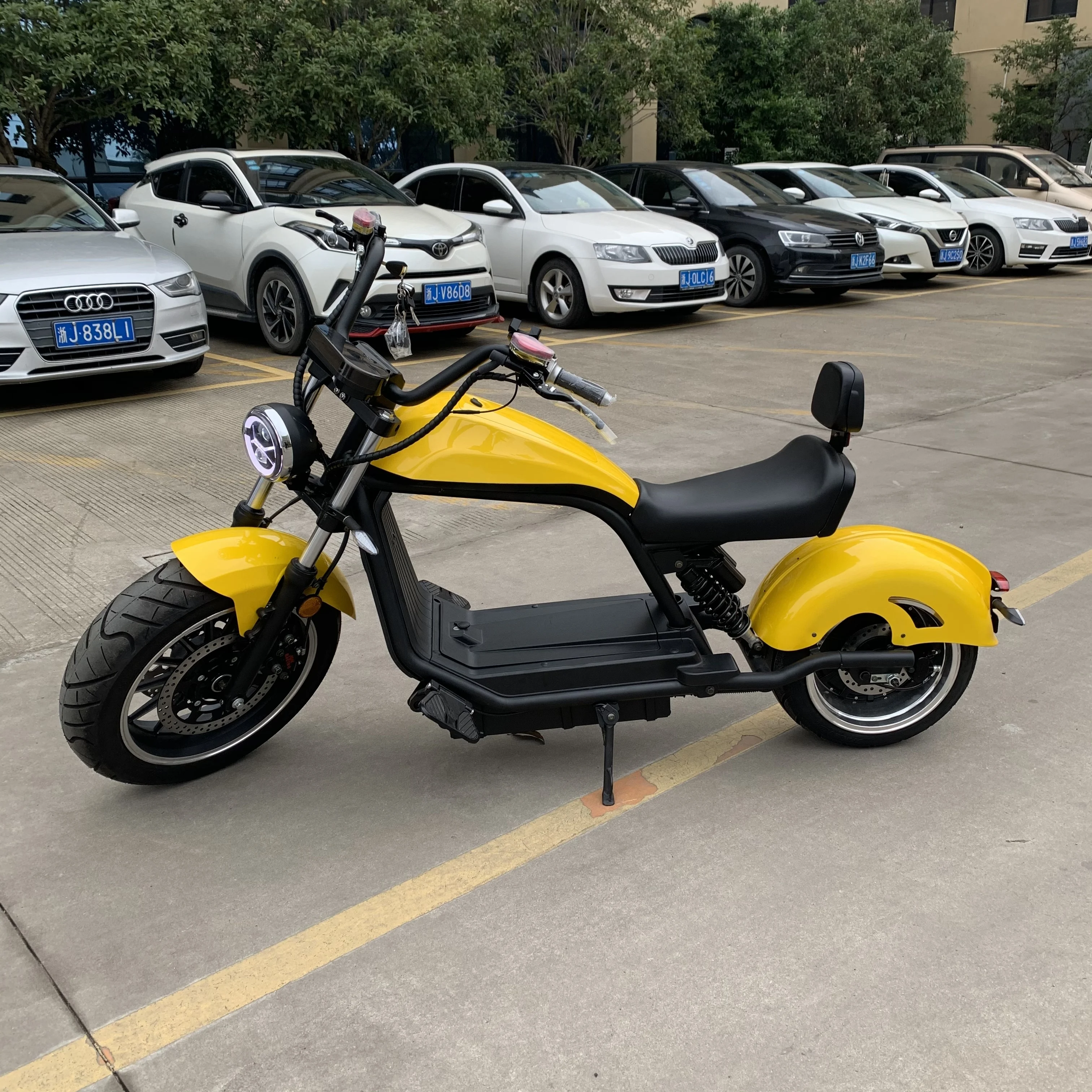 how much three wheeler motorbikes 2000W 60V 20AH electric scooters lithium removable battery off road motorcycles electric