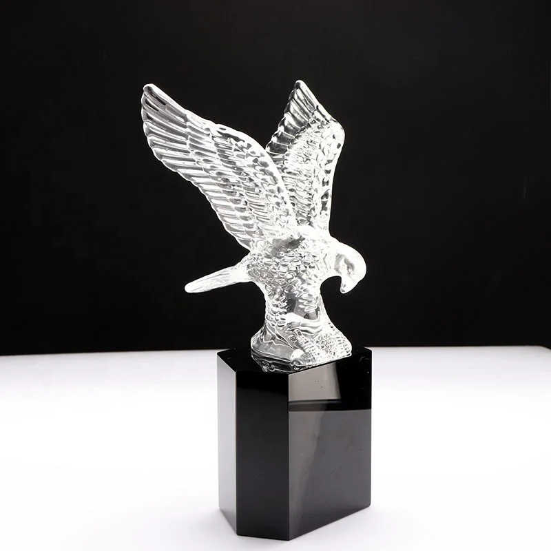 Factory custom design unique animal statue eagle shape furniture office decoration high quality crystal sculptures