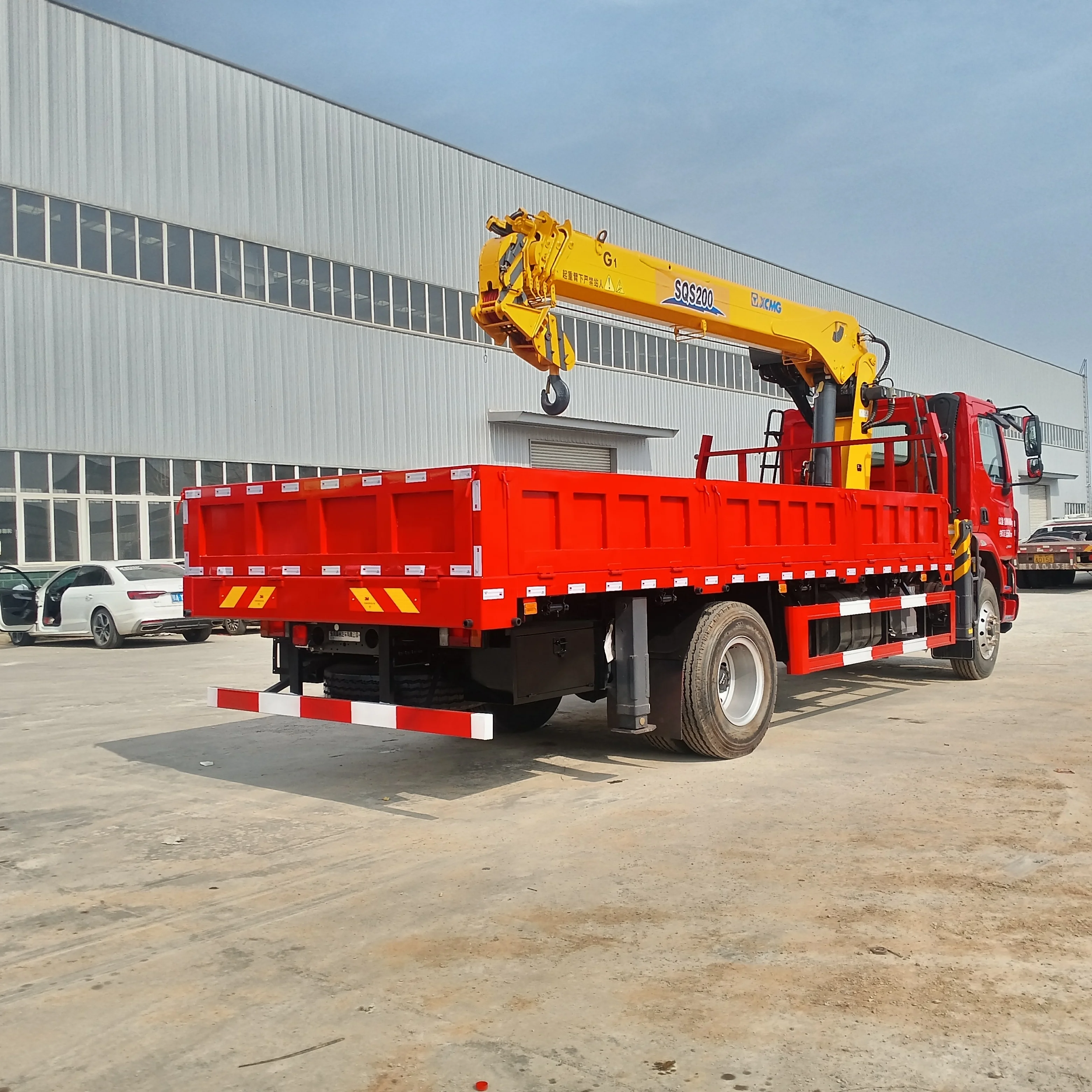 Высококачественный заводской Shacman грузовик установлен телескоп маленькая башня лесной кран с дистанционным управлением беспроводная цена