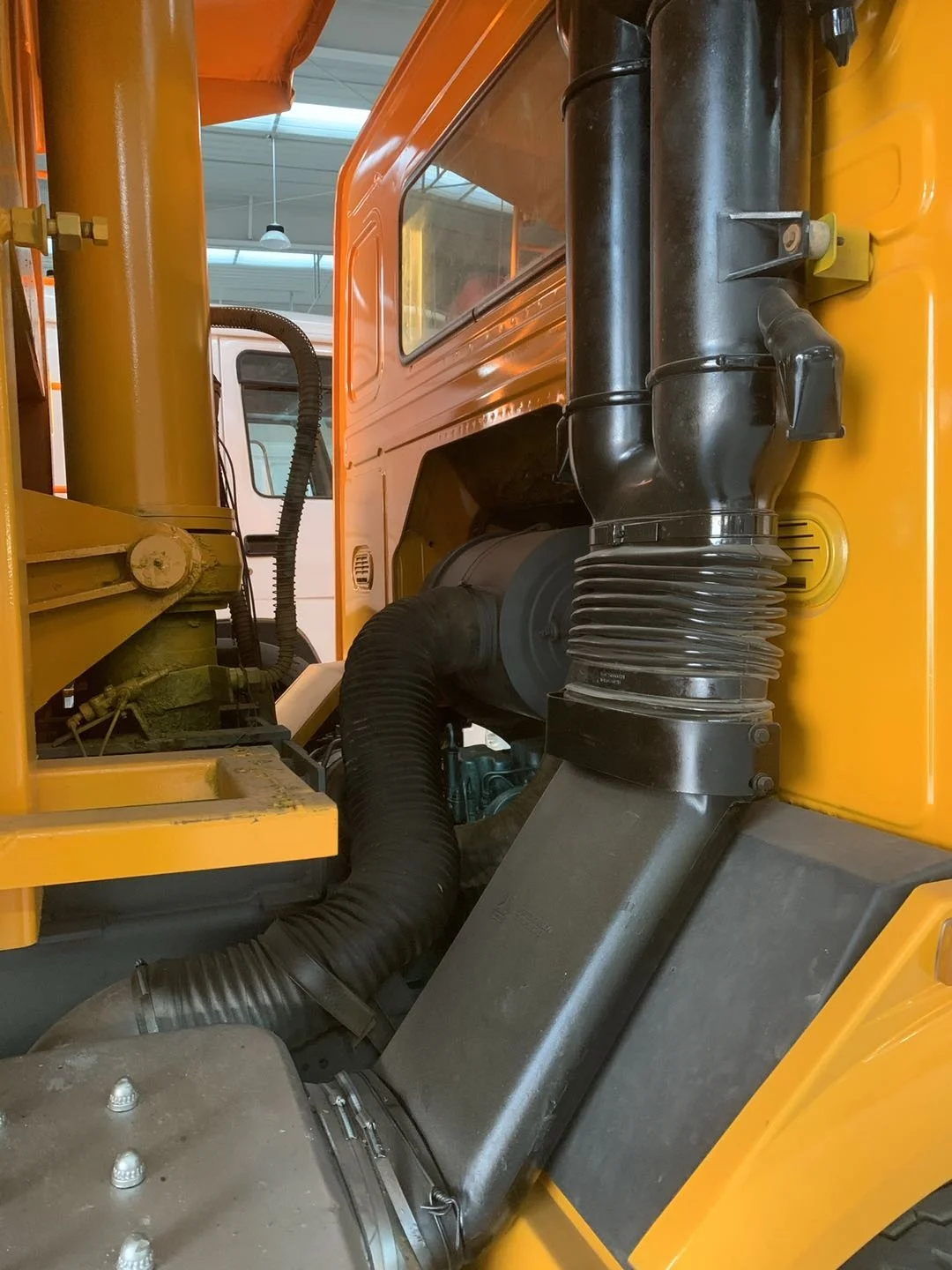 Good Selling  Used Remanufacturing  6X4  Howo  Trucks Dump Truck Left Hand Drive  10  Trire