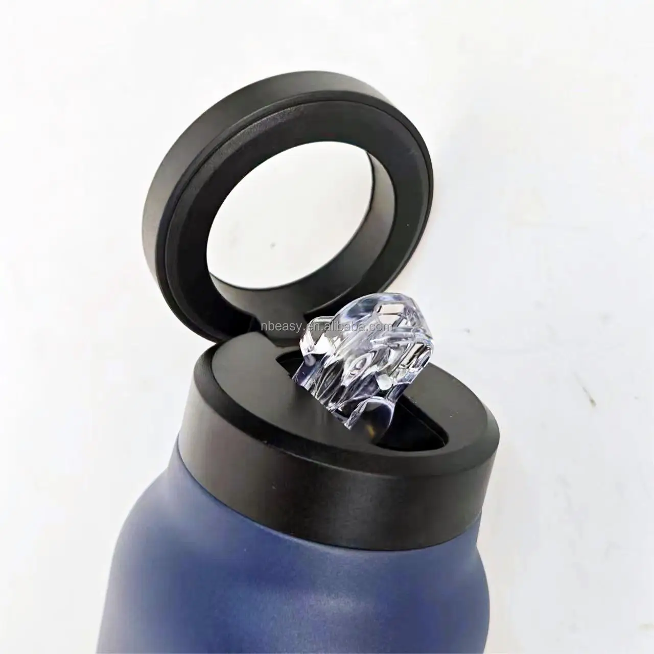 New style low MOQ high quality 24oz Stainless Steel Insulated magnetic lid water bottle