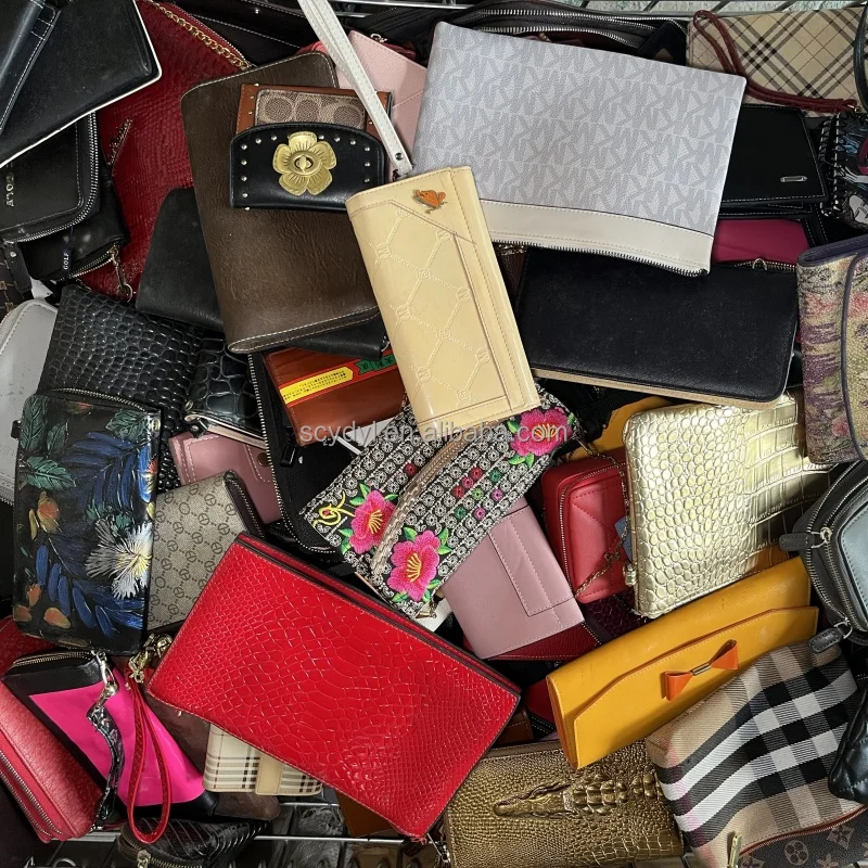 A11  Wholesale second hand full leather wallets branded mixed in bales cheap price for large quantity