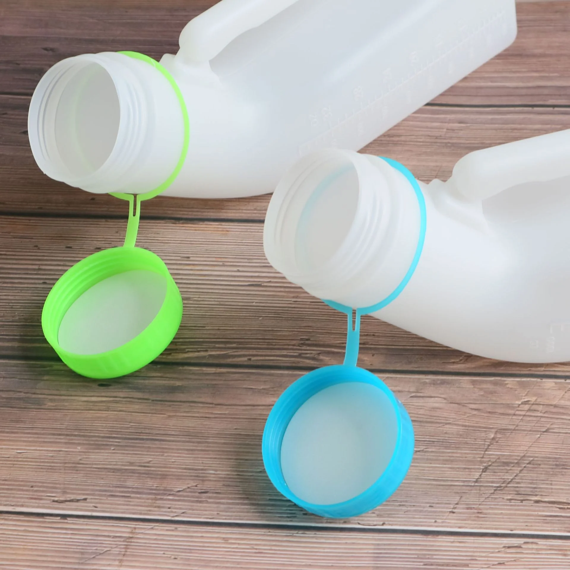 Medical Care Equipment 1l 1000ml Plastic Portable Male Urinal with Handle and Cover