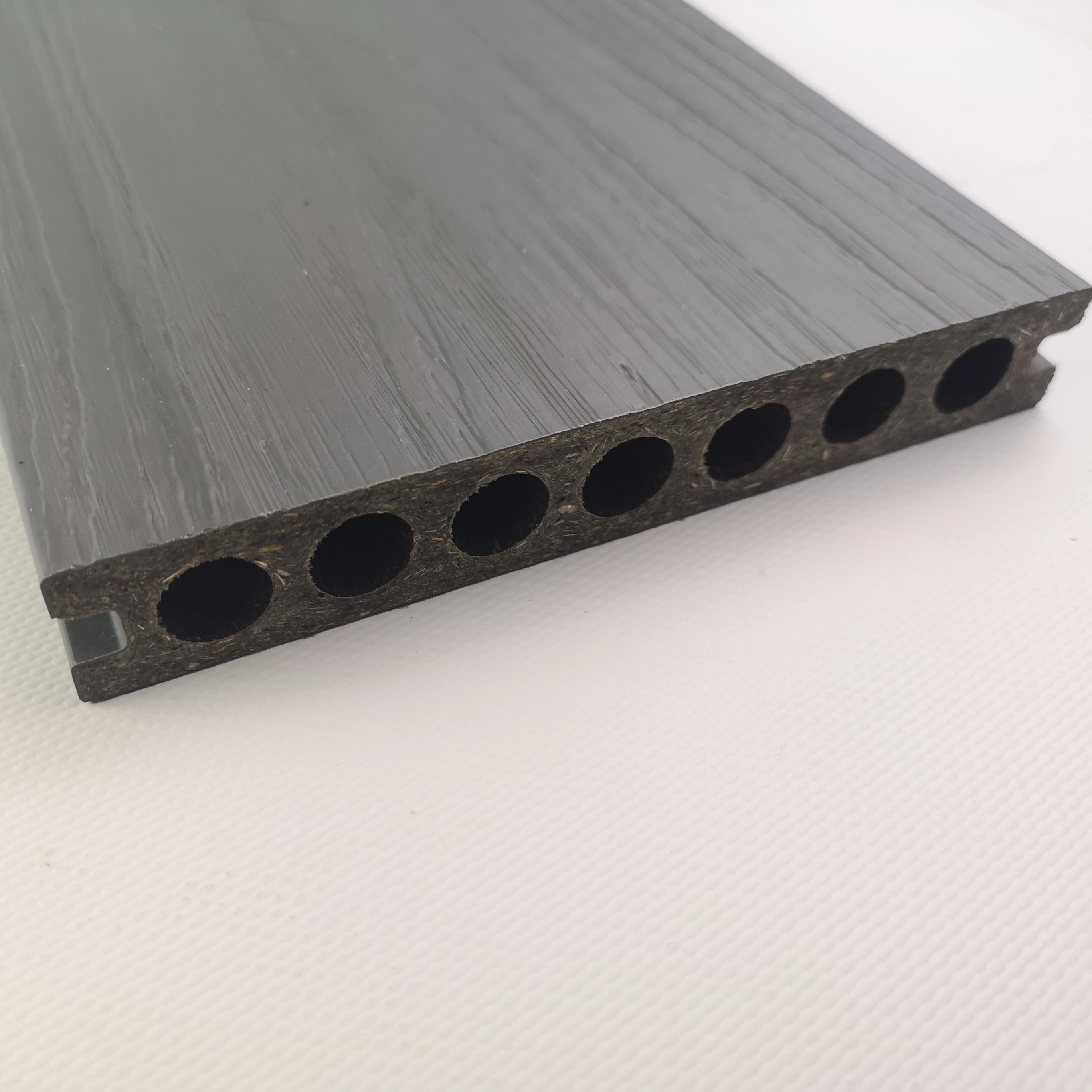 
wholesale strong light outdoor interlocking eco-friendly recycle garden terrace wood plastic composite flooring WPC decking 
